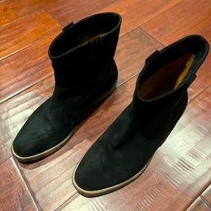 Women’s boot from Jigsaw available!